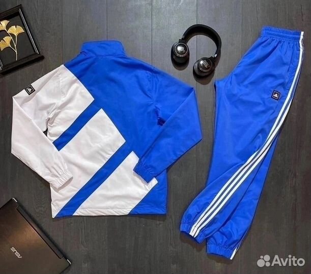 Спортивный костюм adidas