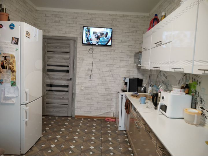 2-к. квартира, 55 м², 2/4 эт.
