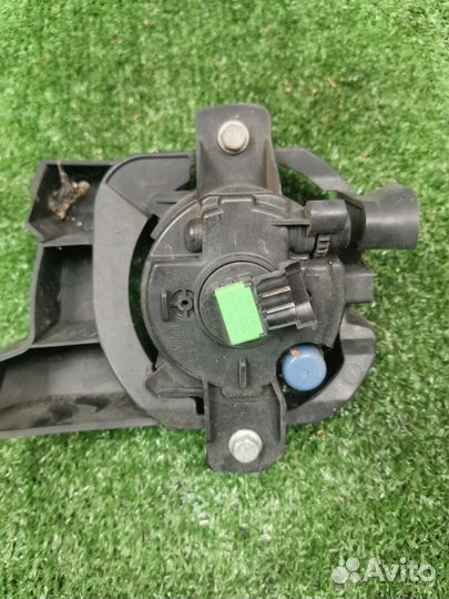 Противотуманная фара передняя левая Nissan Qashqai