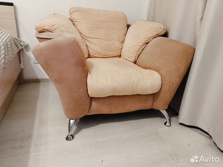 Диван раскладной и два кресла