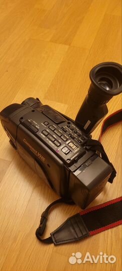 Видеокамера JVC кассетная GR-AX43E