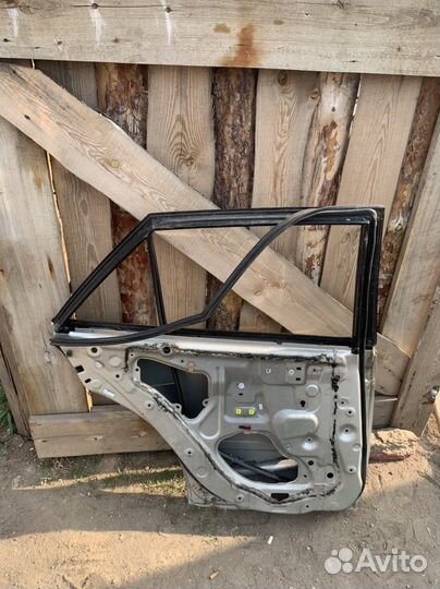 Дверь задняя левая toyota altezza gita