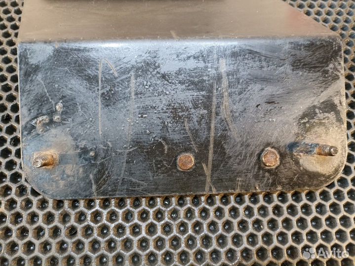 7421136073 Кронштейн крыла Renault Premium