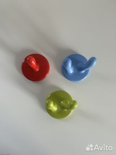 Крючки настенные цветные для детской комнаты IKEA