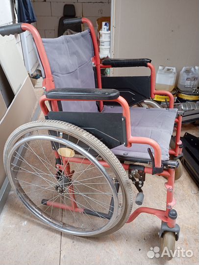 Инвалидная кресло-коляска складная б\у