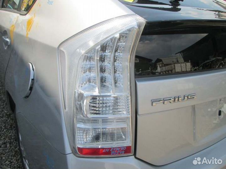 Стоп левый Toyota Prius ZVW30 2ZR-FXE 2009/10