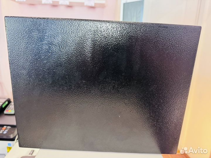 Сейф металлический