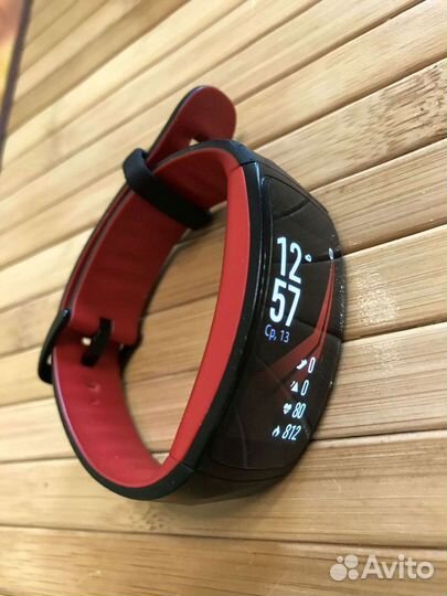 Samsung Gear Fit2 Pro: умный спортивный браслет