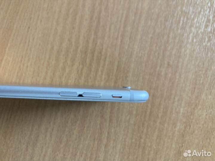 iPhone 6S, 64 ГБ