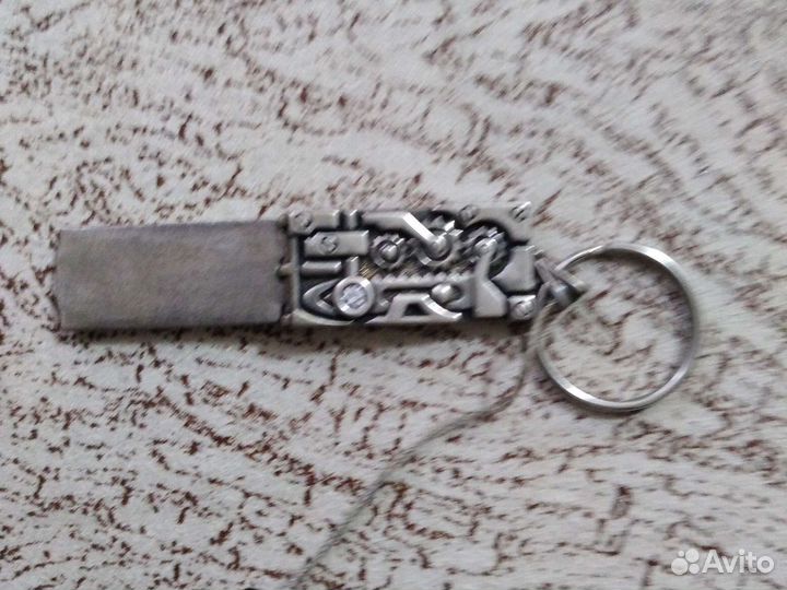 Мобильный накопитель серебрянный 8гр