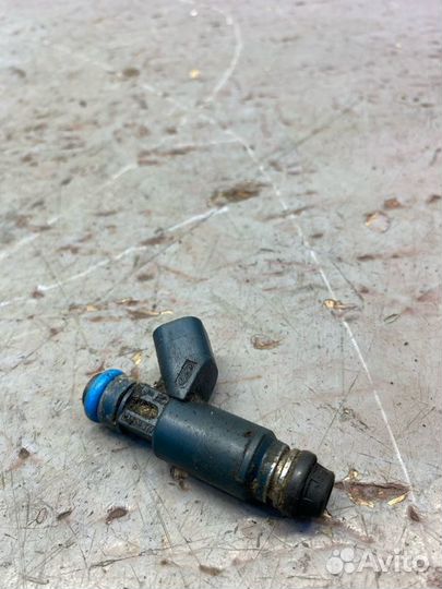 Форсунка топливная Lr Range Rover Vogue L322 4.2