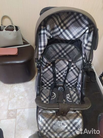 Прогулочная коляска