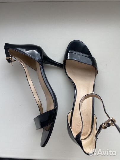 Босоножки черные лаковые