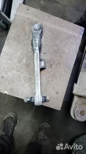 Передний правый поперечный рычаг 350z,infinity g35