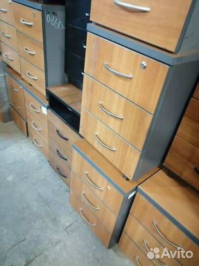 Тумбочка 3 ящика