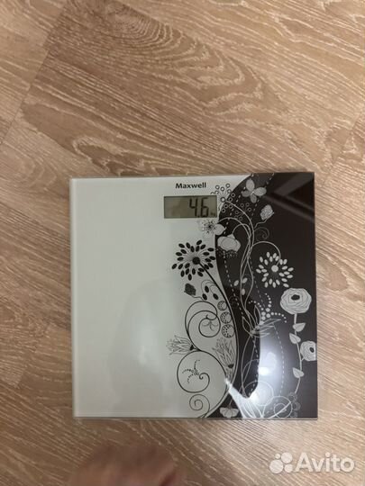 Весы напольные Maxwell