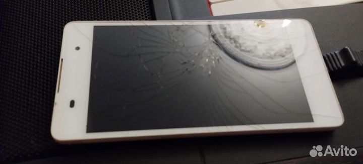 Телефон Sony Xperia E5