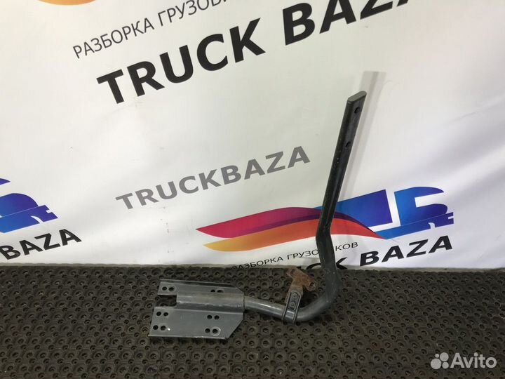 Кронштейн крыла переднего левый Iveco Stralis