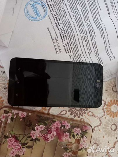 Asus Zenfone Selfie zd551kl