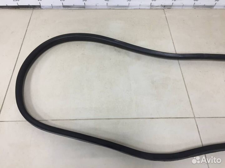 Уплотнитель стекла двери Kia Sorento BL, JC 2002-2