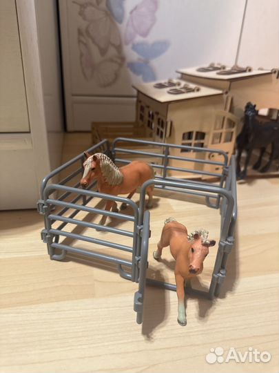 Загон игрушечный