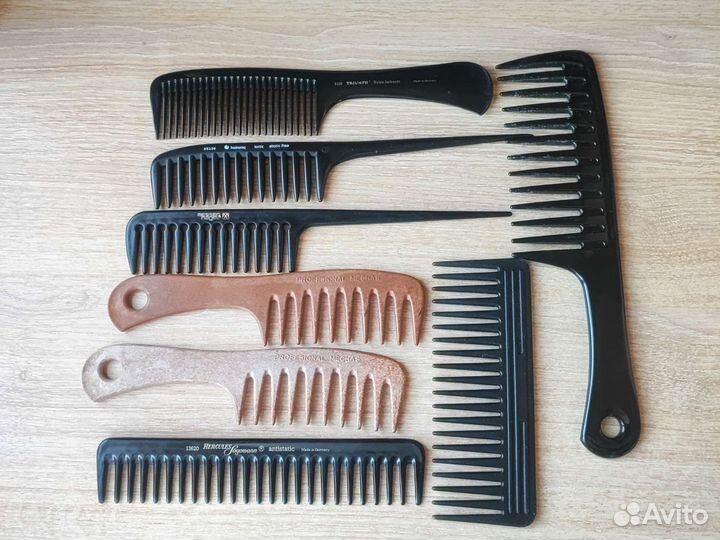 Расчески для парикмахера