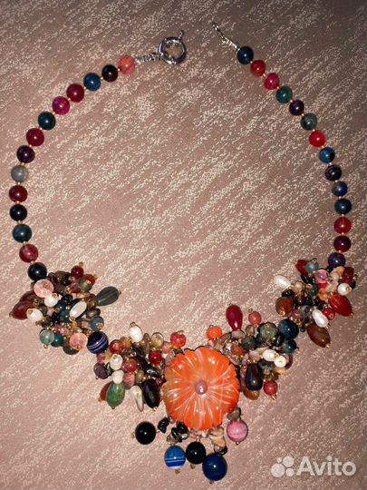 Колье из натуральных камней-самоцветов