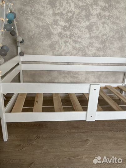 Детская кровать с матрасом