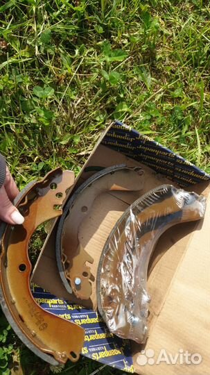 Тормозные колодки задние на Mitsubishi grandis