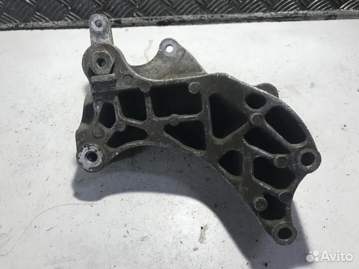 Кронштейн гидроусилителя Mitsubishi Lancer 10