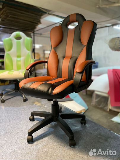 Офисное кресло