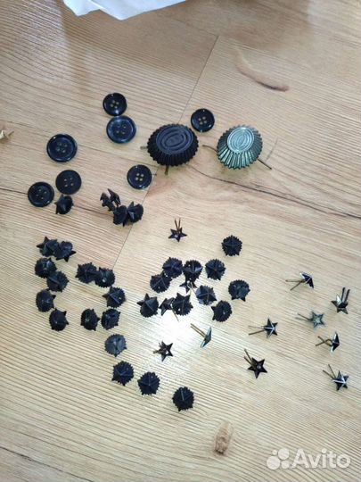 Кокарды, звезды