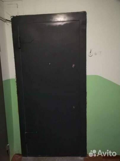 Дверь входная металлическая б/у