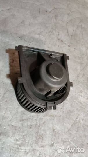 Моторчик печки Skoda Octavia (A4) 1998 1J1819021B