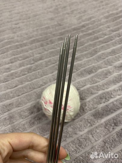 Спицы для вязания с пряжей