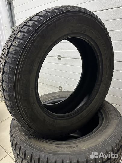 Dunlop SP Winter Ice 01 225/65 R17