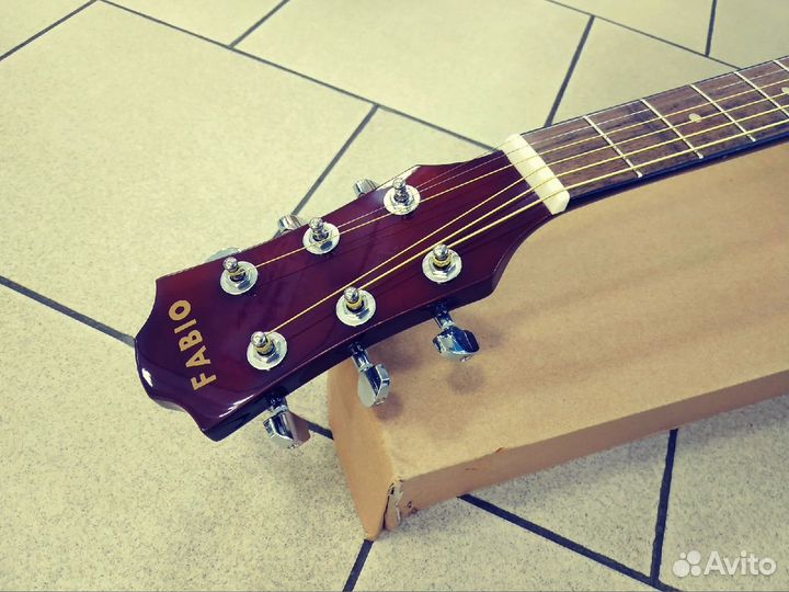 Акустическая гитара