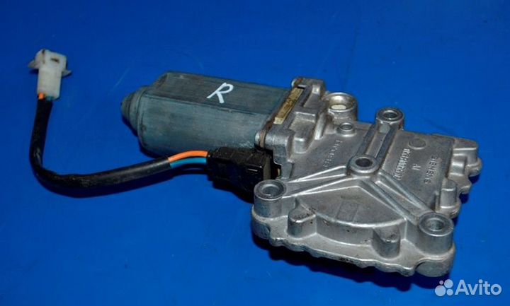 Моторчик стеклоподъёмника, правый scania 4-series