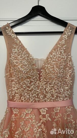 Вечернее платье