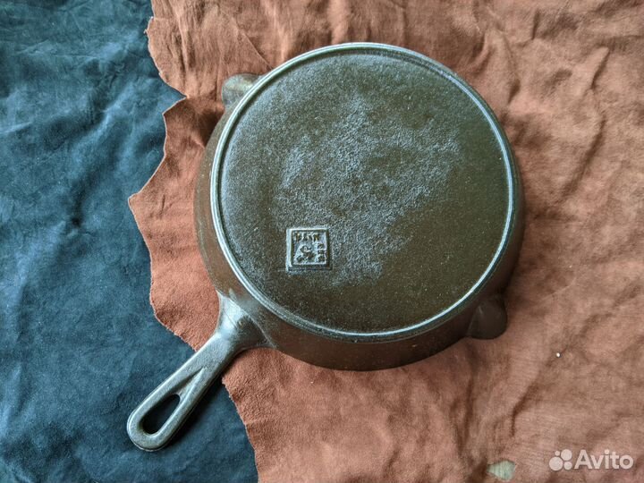 Старинная чугунная сковорода СССР