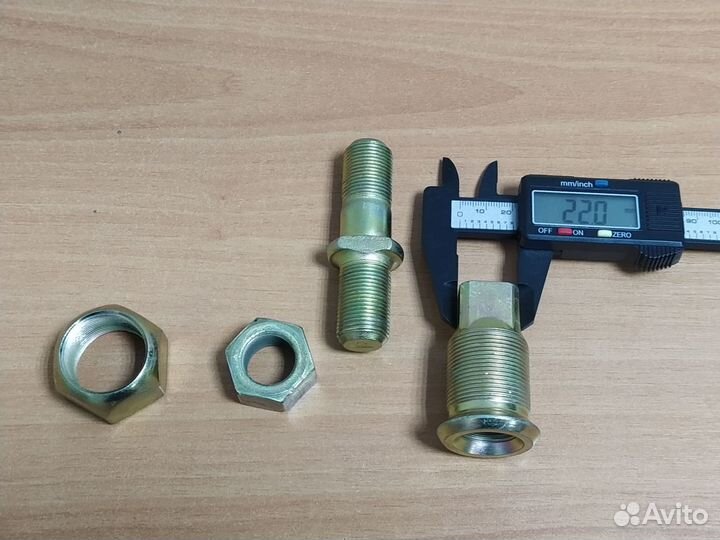 Шпилька футорки BAW 1065 Е2/3 FAW 1051