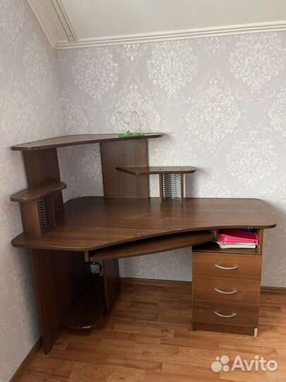 Компьютерный стол