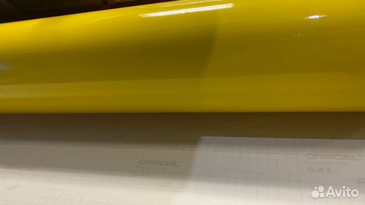 Виниловая пленка желтая oracal 641
