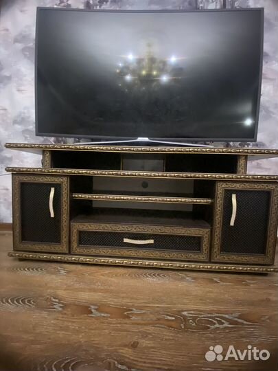 Тумба под телевизор