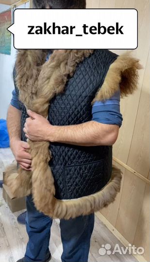 Натуральные безрукавки из овечьих шкур