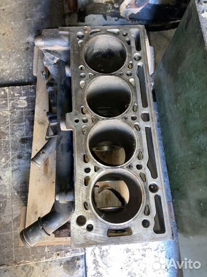 Блок цилиндров Рено Ниссан к4ма