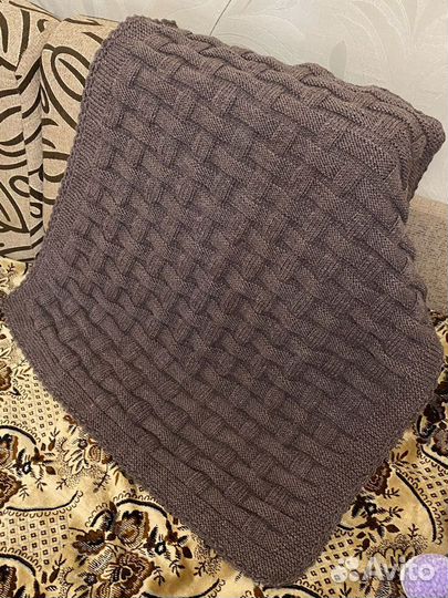 Мягкие игрушки заяц, одеяло вязанное в коляску