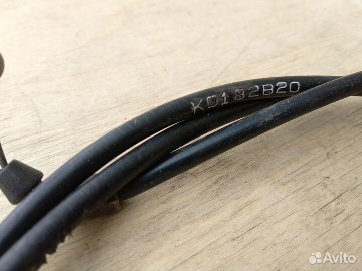 Трос капота Kia Sportage 1