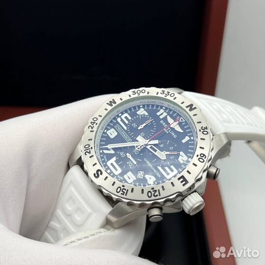 Часы кварцевые Breitling