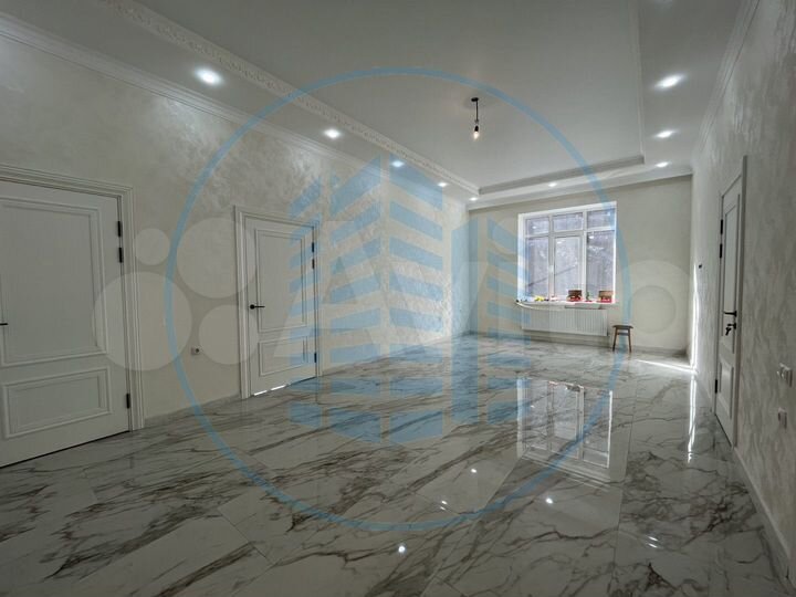 Дом 215,7 м² на участке 6 сот.